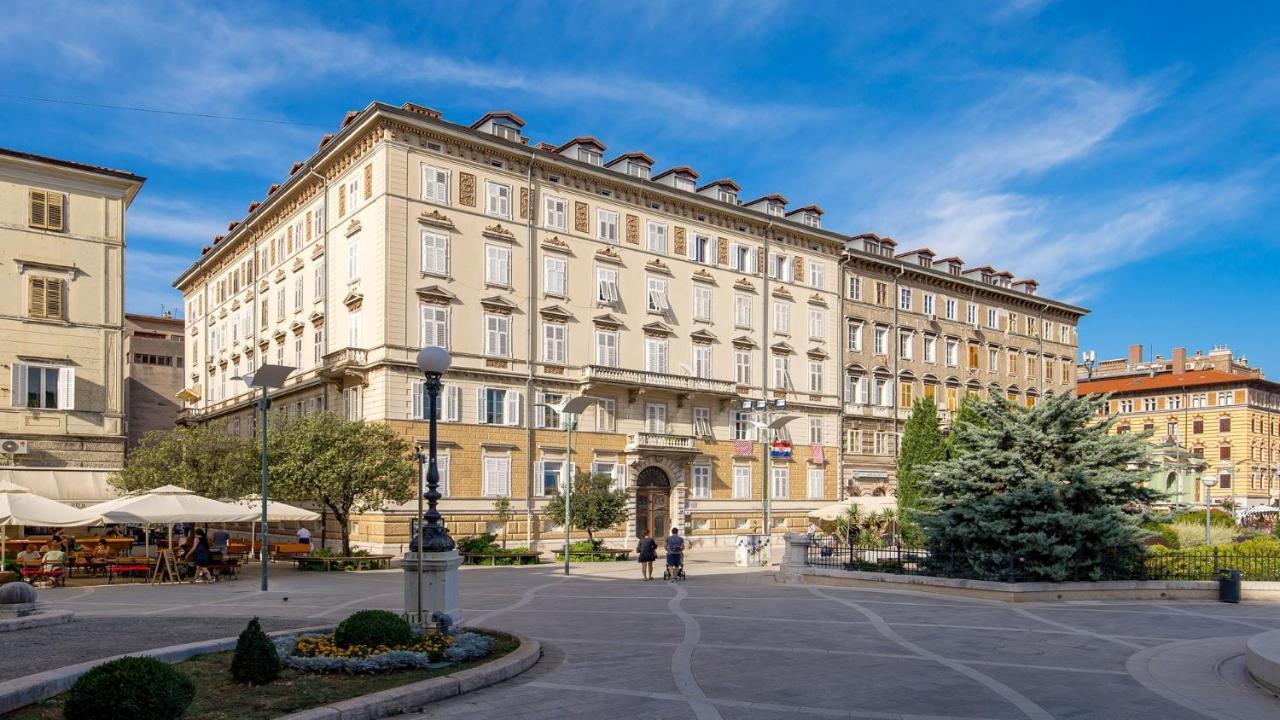 Apartments Art Teatro Rijeka Exteriör bild