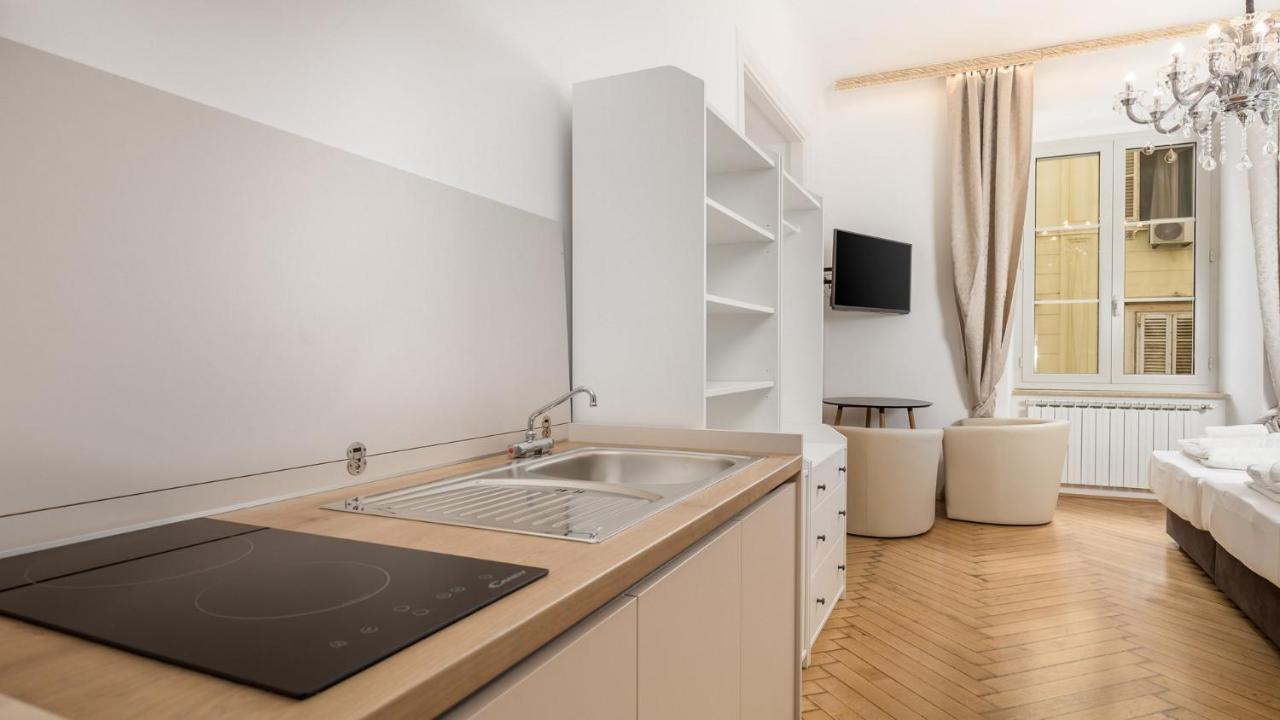 Apartments Art Teatro Rijeka Exteriör bild